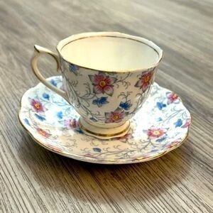 Vintage 1940’s Royal Albert hand painted Kendal series fine bone china tea set.